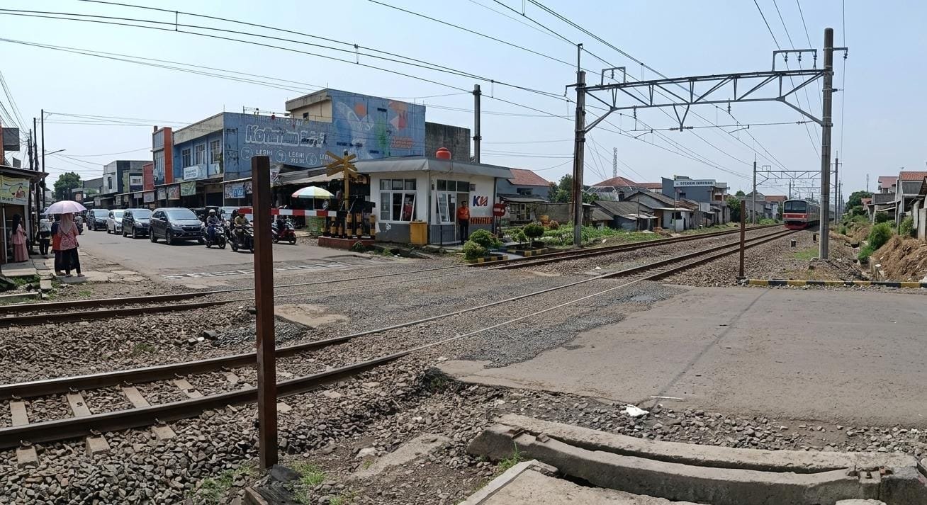 Sempat Rusak Parah, Jalur Perlintasan Stasiun Serpong Kini Perbaiki