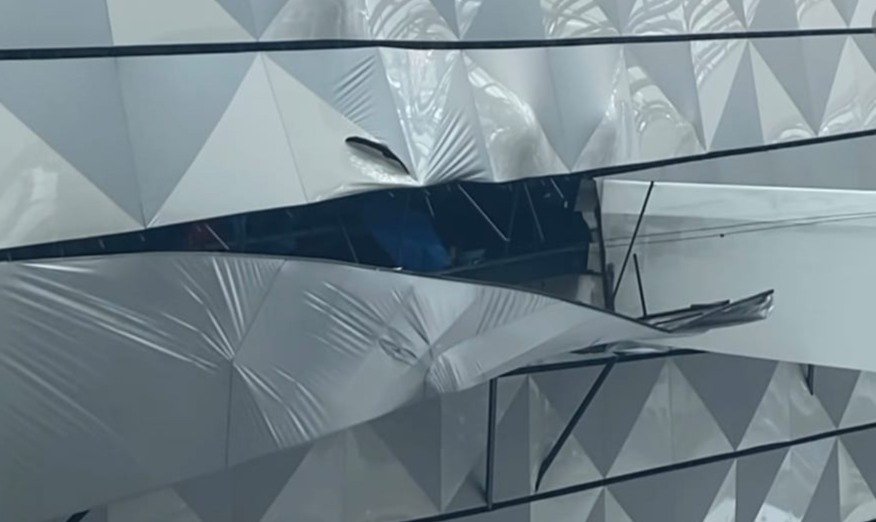 Air Mengucur di Terminal 3! Atap Soekarno-Hatta Jebol Saat Hujan Deras