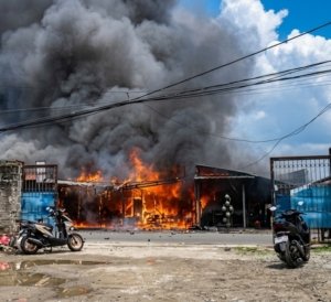 Si Jago Merah Mengamuk di Pamulang. Ruko di Parakan Ludes Terbakar.