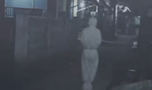 Guncang Pebayuran! Dua Kreator Pocong Palsu Akhirnya Terciduk Warga saat Ronda Malam