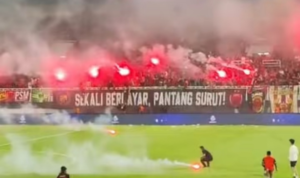 Kerusuhan Pecah di Parepare: Suporter Serbuan Lapangan dan Tendang Pemain Persib