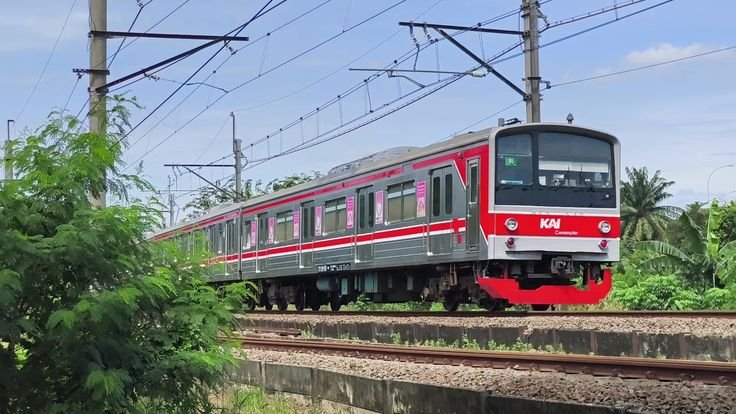 KRL 12 Gerbong Jadi Harapan Baru Penumpang Green Line