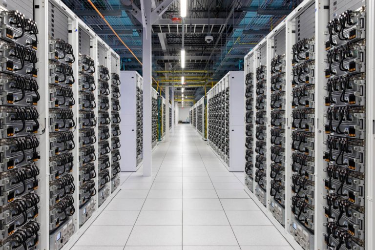Ekspansi Masif, Data Center RI Bidik 1,65 GW di 2026