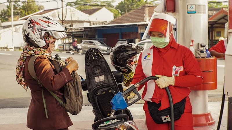 Pertamina Resmi Sesuaikan Harga BBM Nonsubsidi, Pertamax Naik Jadi Rp16.250 per Liter