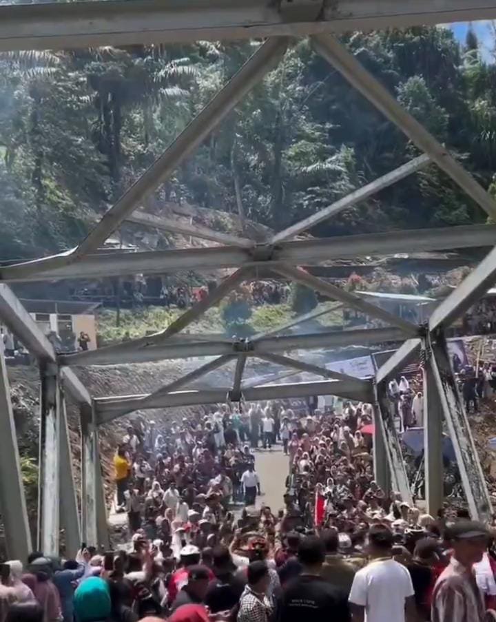 Tembus Rp1 Miliar! Warga Bener Meriah Patungan Bangun Kembali Jembatan Enang-Enang
