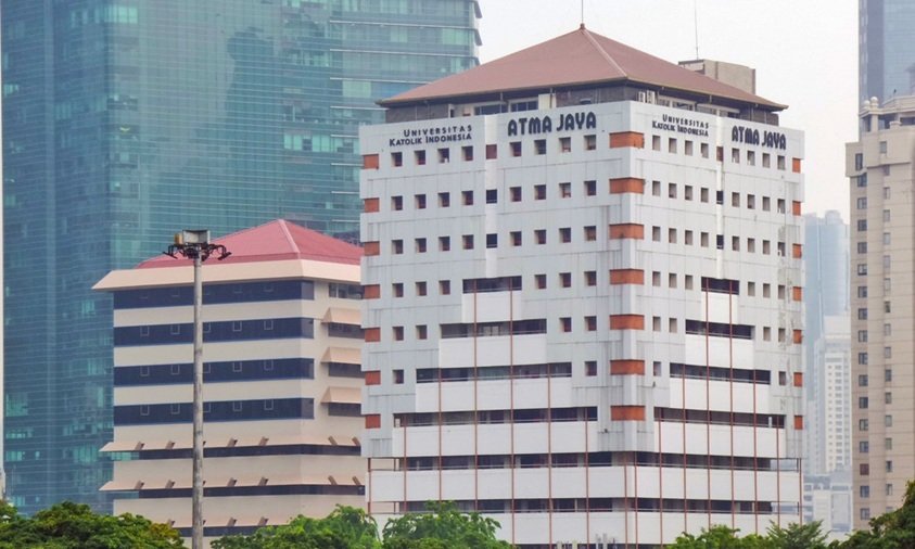 Kampus dengan lokasi strategis di Jakarta Selatan