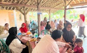 Tim BSI Explore Bantu Posyandu Barugbug