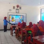 Belajar Matematika Bersama Tim BSI Explore 2026 di Desa Barugbug