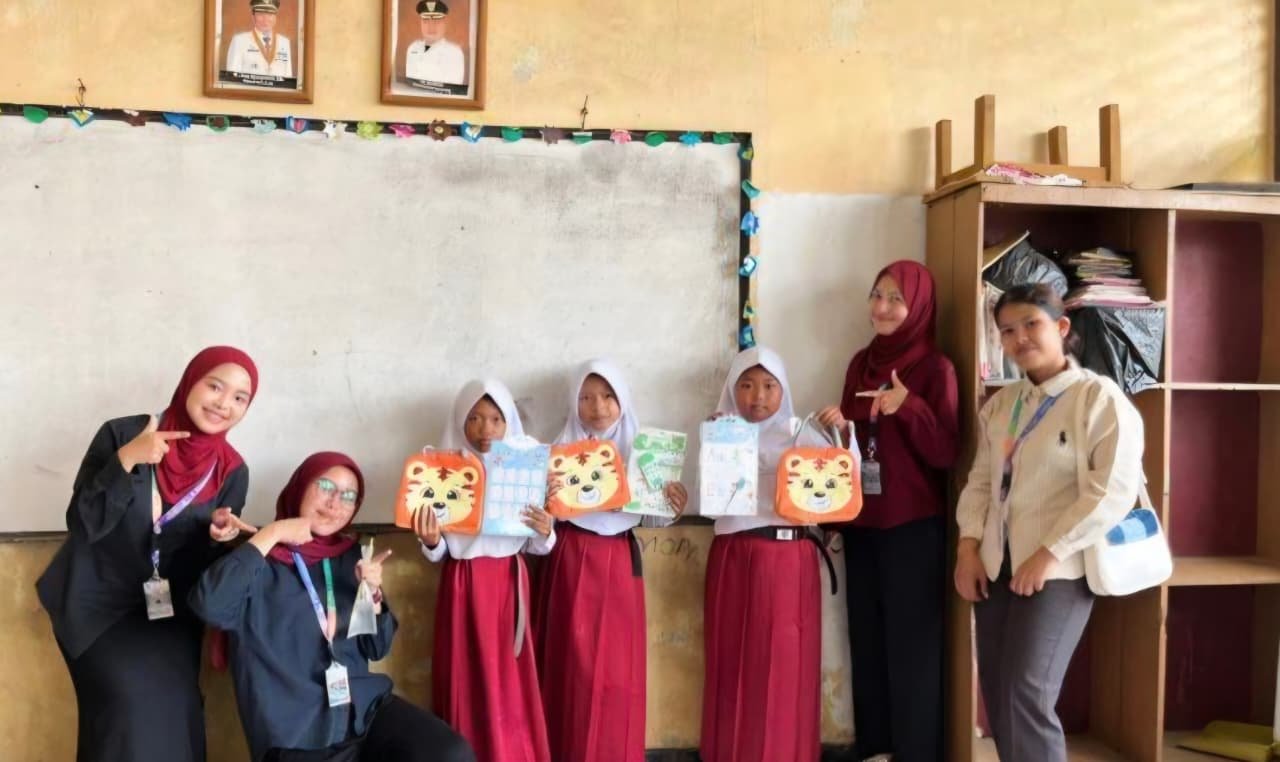 Belajar Merawat Gigi Bersama Siswa Kelas 3