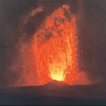 Abu Vulkanik Anak Krakatau Menyebar, Warga Diimbau Gunakan Masker dan Kacamata